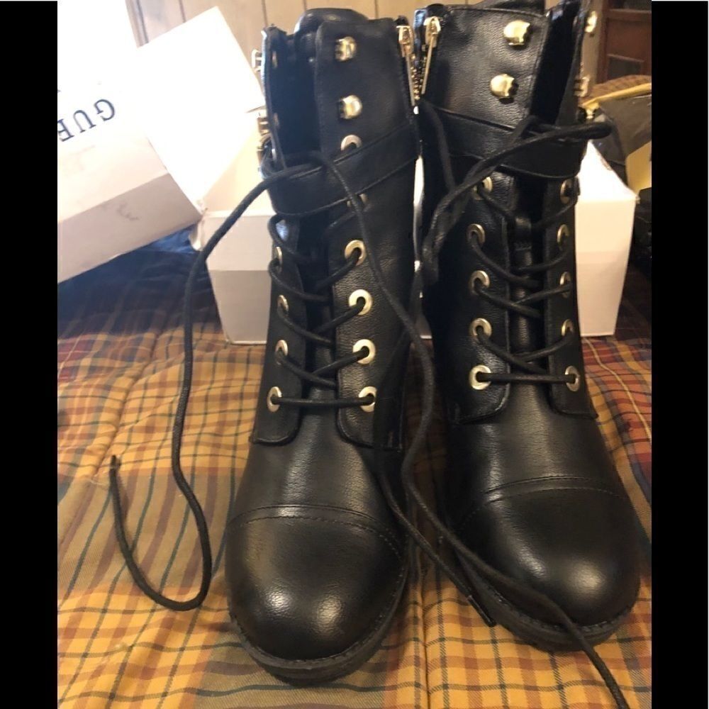 Guess Shoe